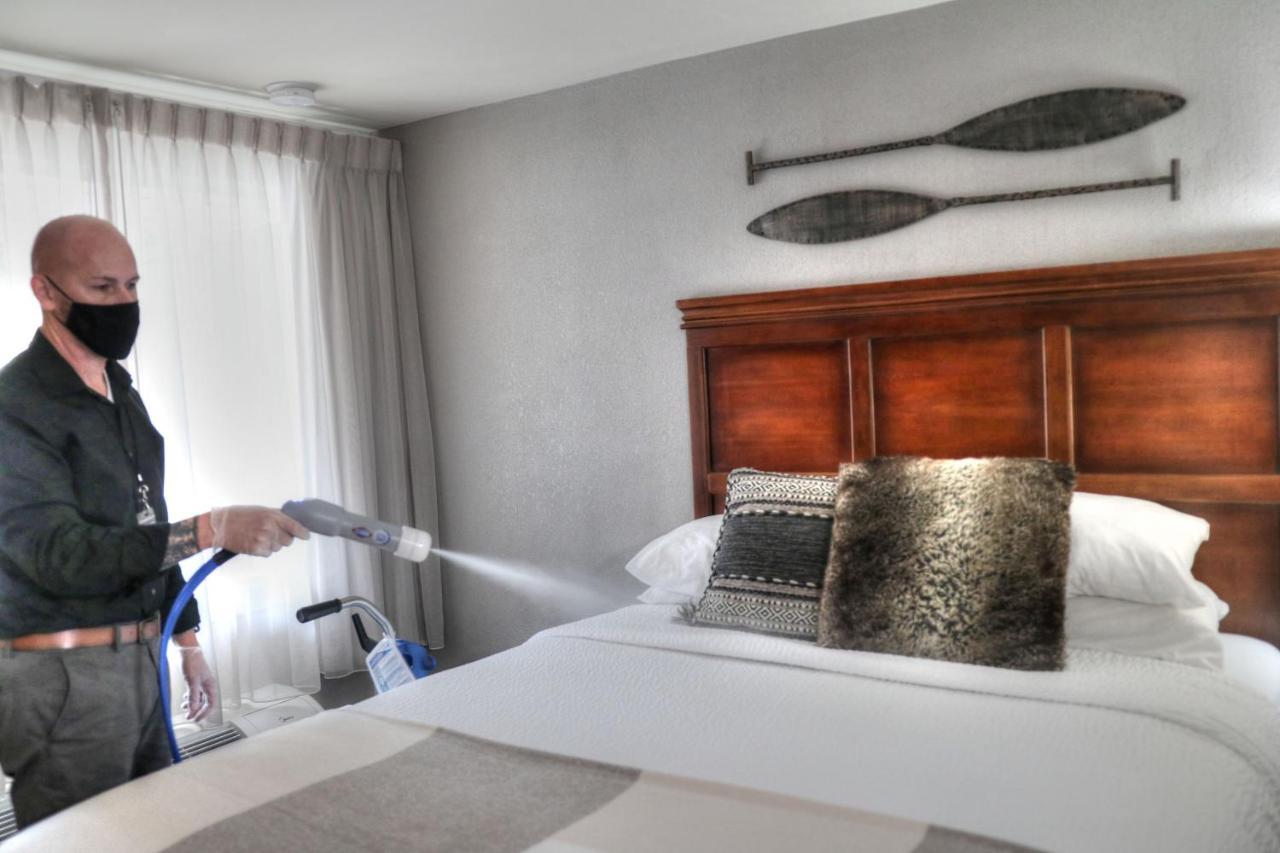 גטלינבורג River Edge Inn מראה חיצוני תמונה