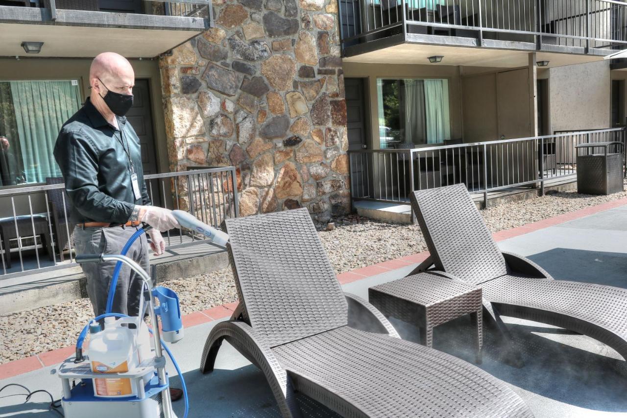 גטלינבורג River Edge Inn מראה חיצוני תמונה