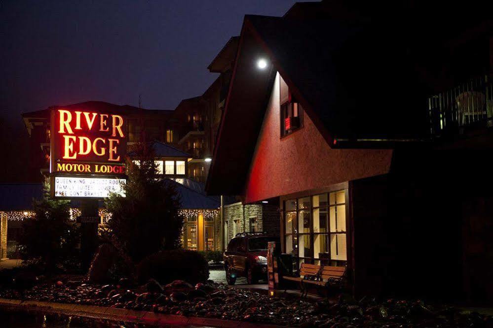 גטלינבורג River Edge Inn מראה חיצוני תמונה