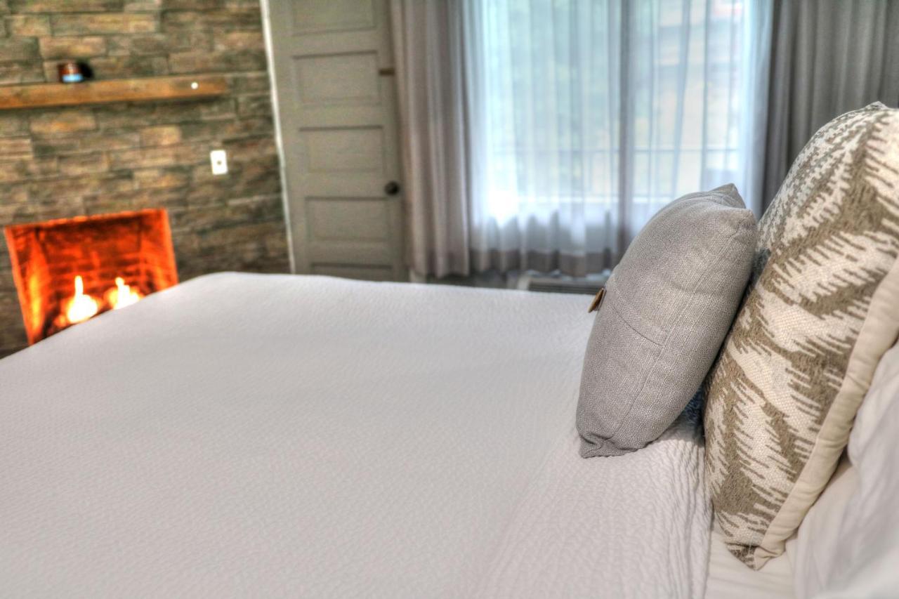 גטלינבורג River Edge Inn מראה חיצוני תמונה